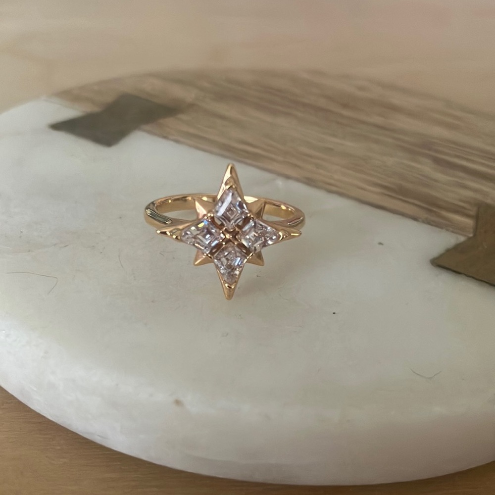 Swarovski Symbolic ring
Star, White, Rose gold-tone plated
Size 7